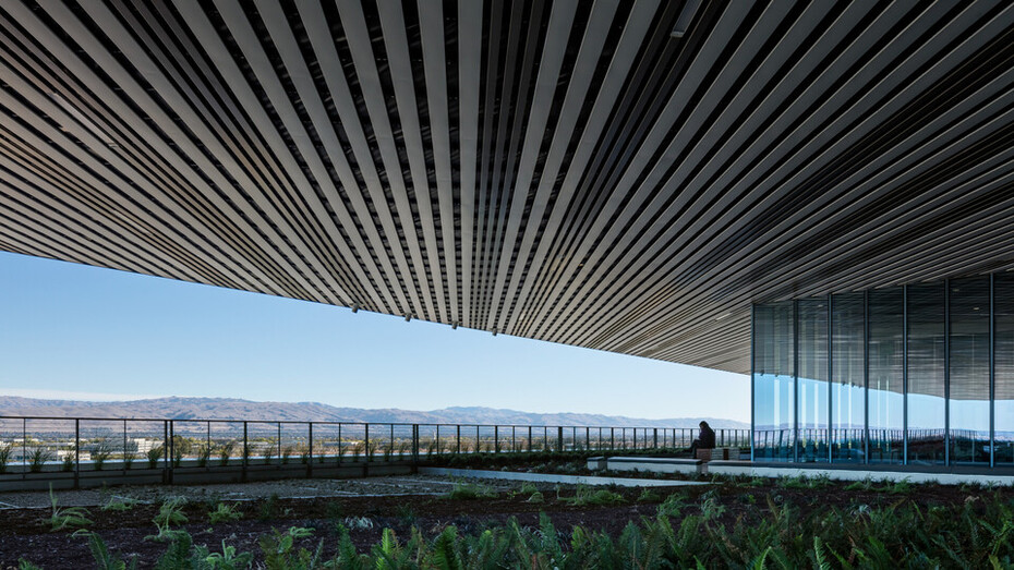 Samsung American Hq Installed Planar Metal Ceilings Rockfon